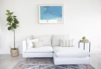 Dazzling Apartment Minutes Walk from the Beach and Local Shops