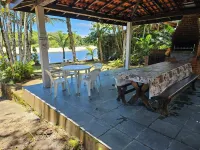 Paradisiac House in Barra do Una, in front of the beach, with access to boats. Hotel a Barra do Una