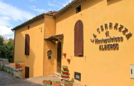 拉特拉莎迪蒙蒂普洱茶諾酒店