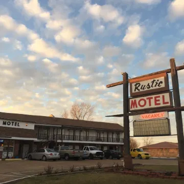 Rustic Motel Rolla