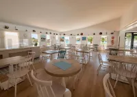 Hotel Calina فنادق في كاداكيس