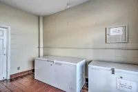 Beachfront Studio w/ Community Indoor Pool! - Condos