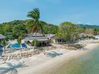Absolute Beachfront Resort - Beach
