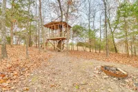Serene Yellville Retreat w/ Hot Tub on 85 Acres - 3-Star