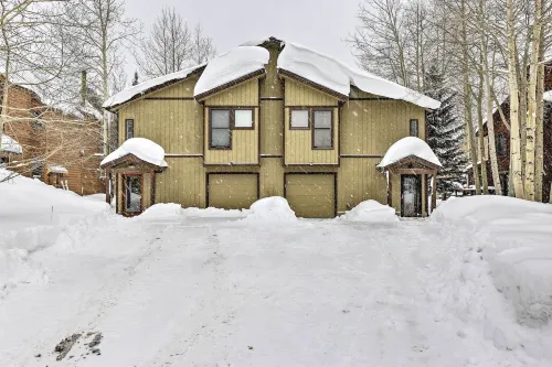 Frisco Townhome w/ Hot Tub - 10 Mi to Breckenridge - 3-Star