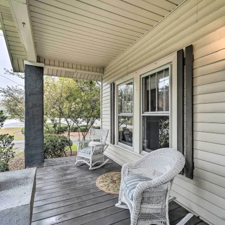 Burgaw House w/ Large Covered Porch & Swing!