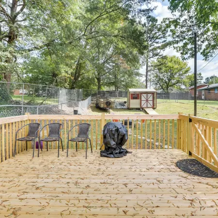 Cozy Greensboro Vacation Rental w/ Deck & Fire Pit