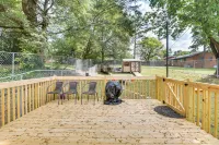 Cozy Greensboro Vacation Rental w/ Deck & Fire Pit - Wifi