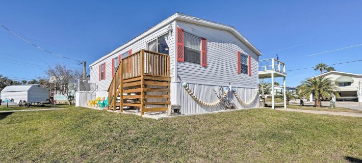 Elevated Deck! Fun-Filled Homosassa River Home Hotels in Homosassa