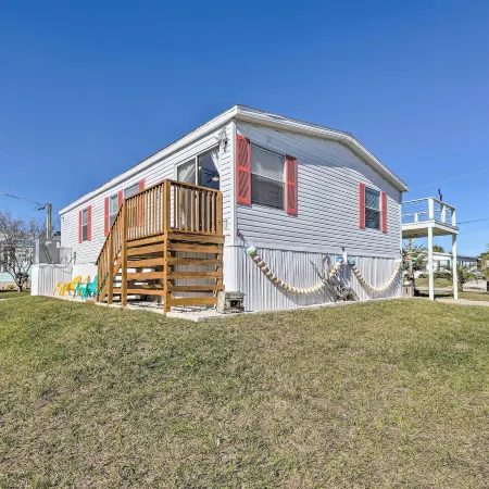 Elevated Deck! Fun-Filled Homosassa River Home