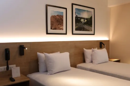 安地納標準的貝納維德斯家 酒店