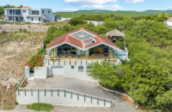 Villa Korsou with Private Pool and Amazing View at Cas Abou Hotel berhampiran Kenepa Beach