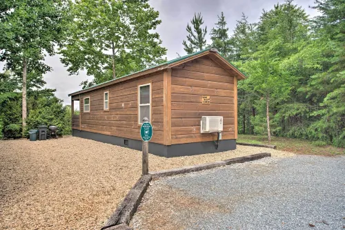 Hike, Sip and Unwind! Mill Spring Cabin Near Winery - 3-Star