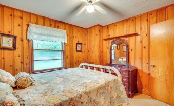 Peaceful Lumberton Home - 7 Mi to Dtwn Riverwalk!