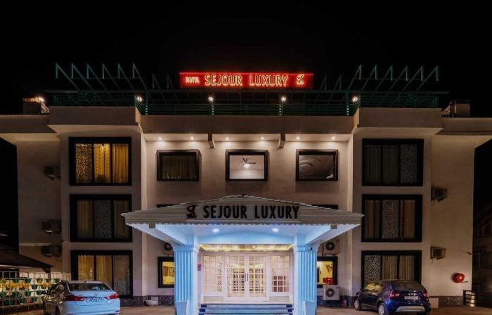 Hotel Sejour Luxury Srinagar