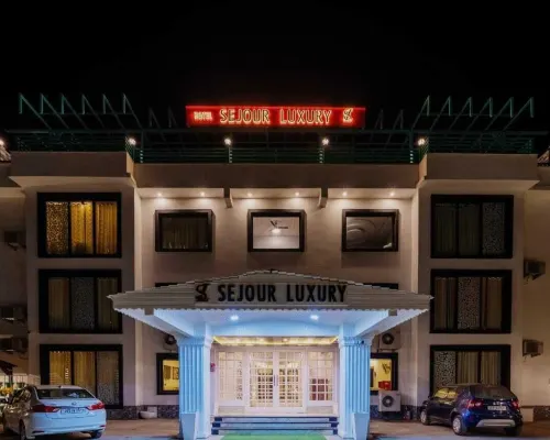 Hotel Sejour Luxury Srinagar Hotels in Budgam