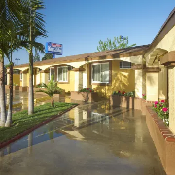 American Inn Downey