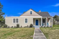 New Bern Retreat w/ Fire Pit ~ 1 Mi to Dtwn! - 3-Star