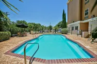 Comfort Inn & Suites Texas Hill Country - Parkplatz