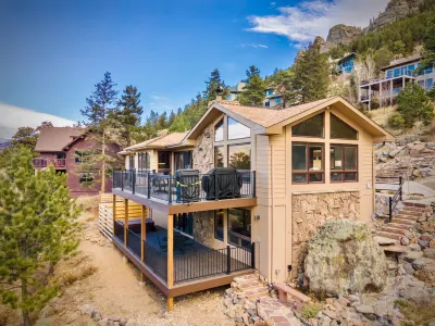 Alpenglow Vacation Home at Windcliff 4 Bedroom Home by Redawning