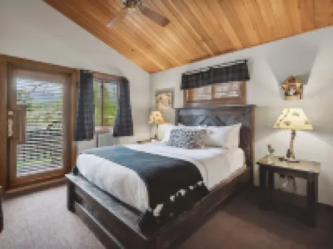 Good Medicine Lodge Hotels in Whitefish