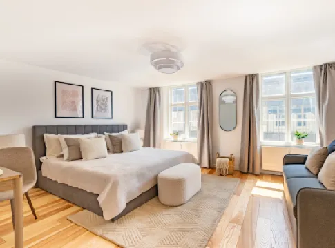 Regent 16- Bright Apartment in City Center 酒店