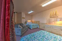 Sanderling Sea Cottages, Unit 2 Walk to Coast! Hotels in Waldport