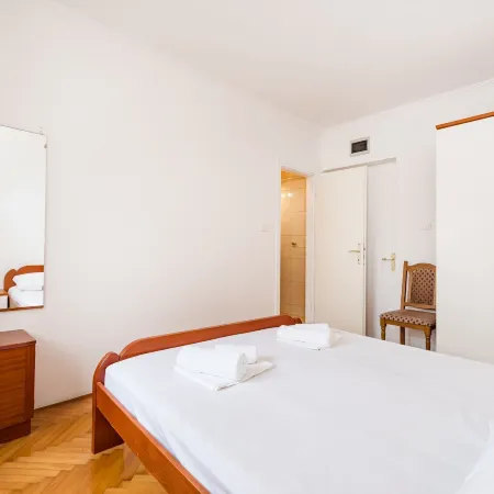 Room-Private Room Near Center 6