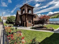 Lake Chelan Shores: Sandy Beach Delight # 1-5; Chelan, WA. Beautiful 2-bdr condo Hotels in Chelan