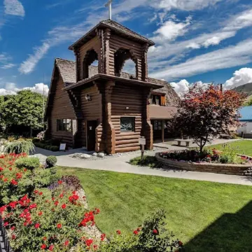 Lake Chelan Shores: Sandy Beach Delight # 1-5; Chelan, WA. Beautiful 2-bdr condo