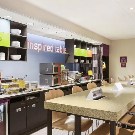 Home2 Suites by Hilton Sioux Falls/ Sanford Medical Center Отели в г. Су-Фолс