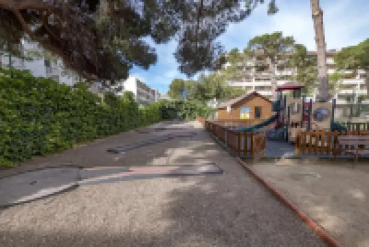 ゴールデン ポート サロウ & スパ