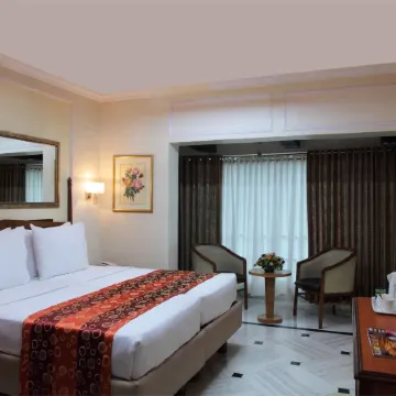 Royal Park Hotel Dockyard Отели рядом с достопримечательностью «Mani Bhavan Gandhi Museum»