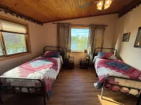 Family-friendly! Walking distance to food, shopping, rentals, boat landing.