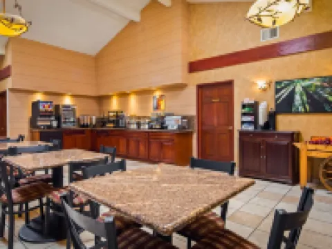 Best Western Plus Forest Park Inn Hoteles en Gilroy