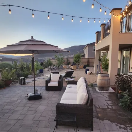 Views, Views, Views.Beautiful 2800 Sqft 30 Mins to Tahoe Large Backyard.