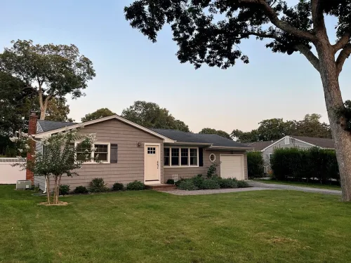 Cozy House less than two miles from Ocean Beaches