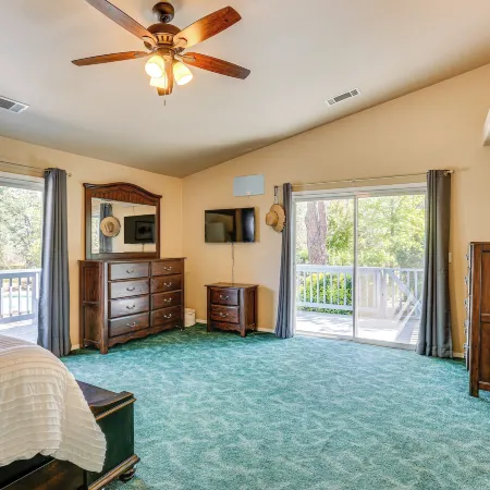 10 Mi to Redding: Serene Escape w/ Spacious Yard!