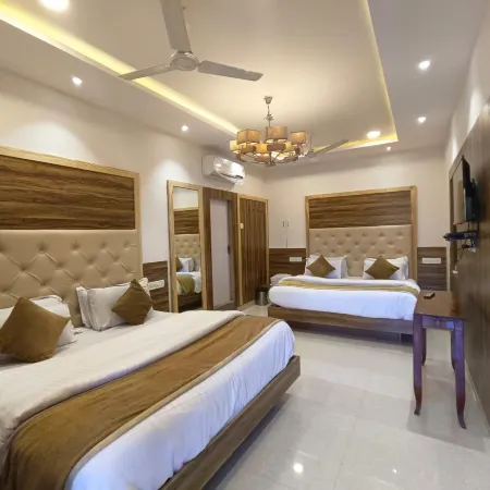 Hotel Golden Veena