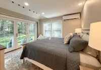 New Home! Sleeps 10 4Bdrm/4Bath Private Lot- Jenness Beach Gem!