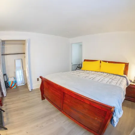ComfiNook Retreat- 3BR Near PHL Airport + Parking + WiFi + AC