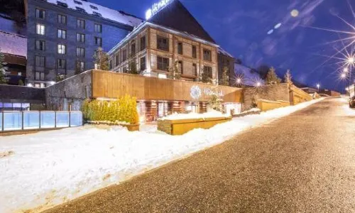 Mim Baqueira Member of Melia Collection