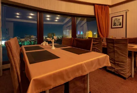 Diplomat Suites