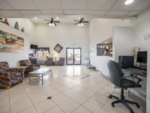 Quality Inn O'Fallon IL - St Louis Hotels in St. Clair County