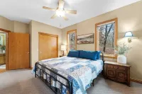 Lakefront Home-NEW Hot Tub- Water Access from Yard-Kayaks-Patio-Game Room