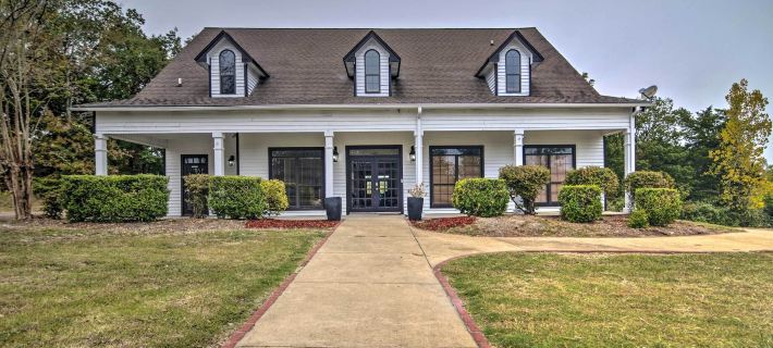 Starkvegas Clubhouse ~ 2 Mi to MSU Campus! Hotele w: Oktibbeha County