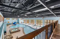 Cedar & Sky—Ozarks Hideaway