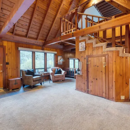Riversong Lodge by AvantStay