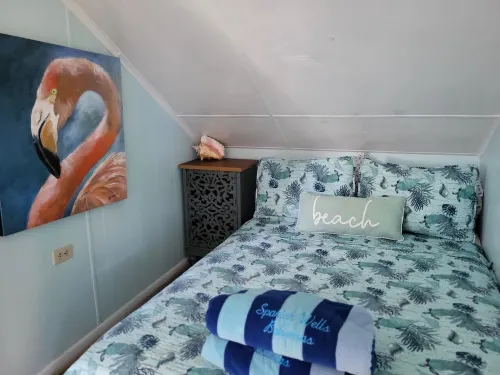 Quiet garden Retreat. Close to everything,  especially the beach.  Bikes, SUP's.