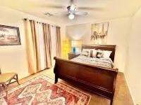 5BR/3.5BA w/2 Master Suites/Pool
